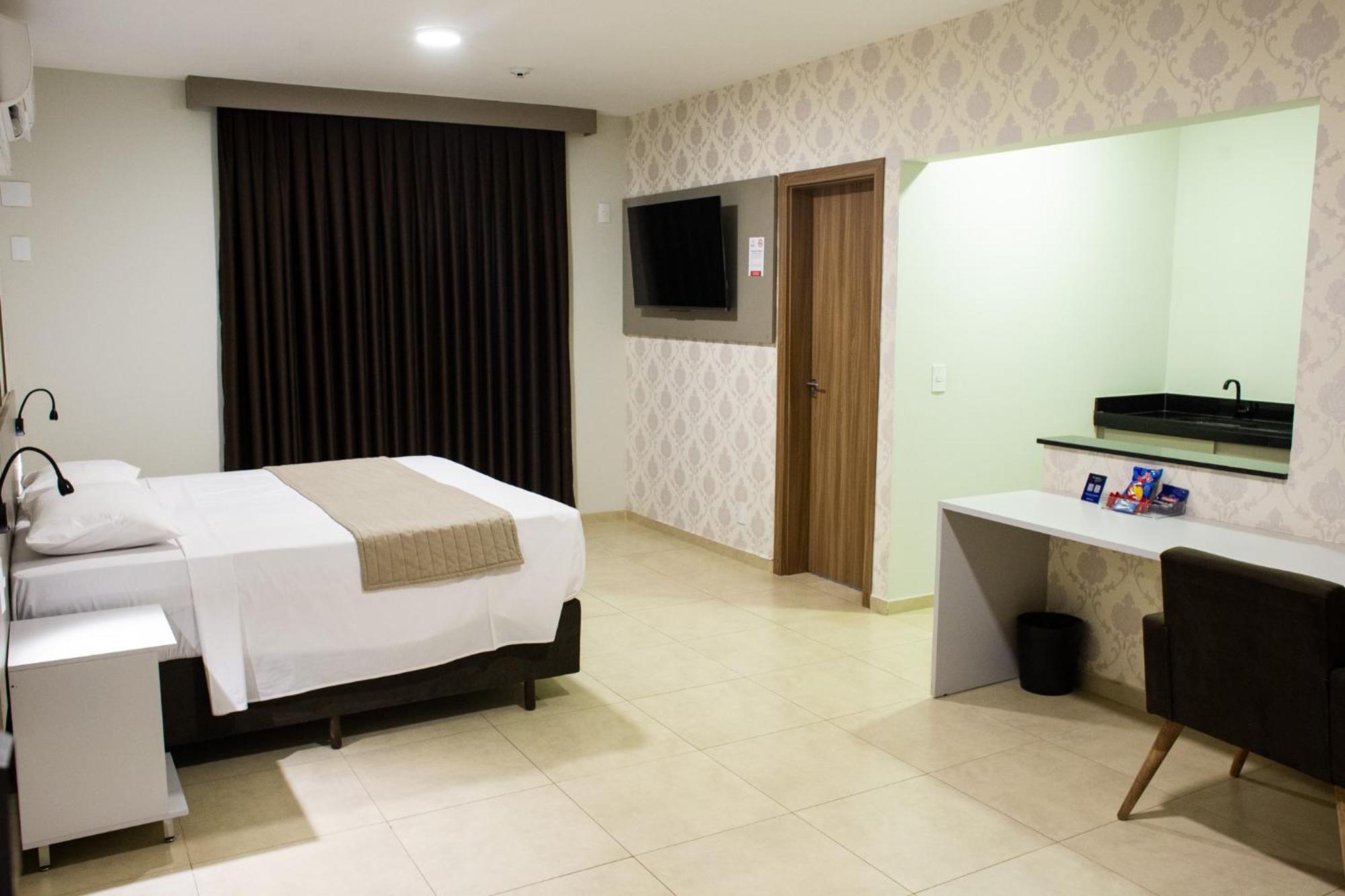 Bristol Infinity Rio Claro Hotel Exterior photo